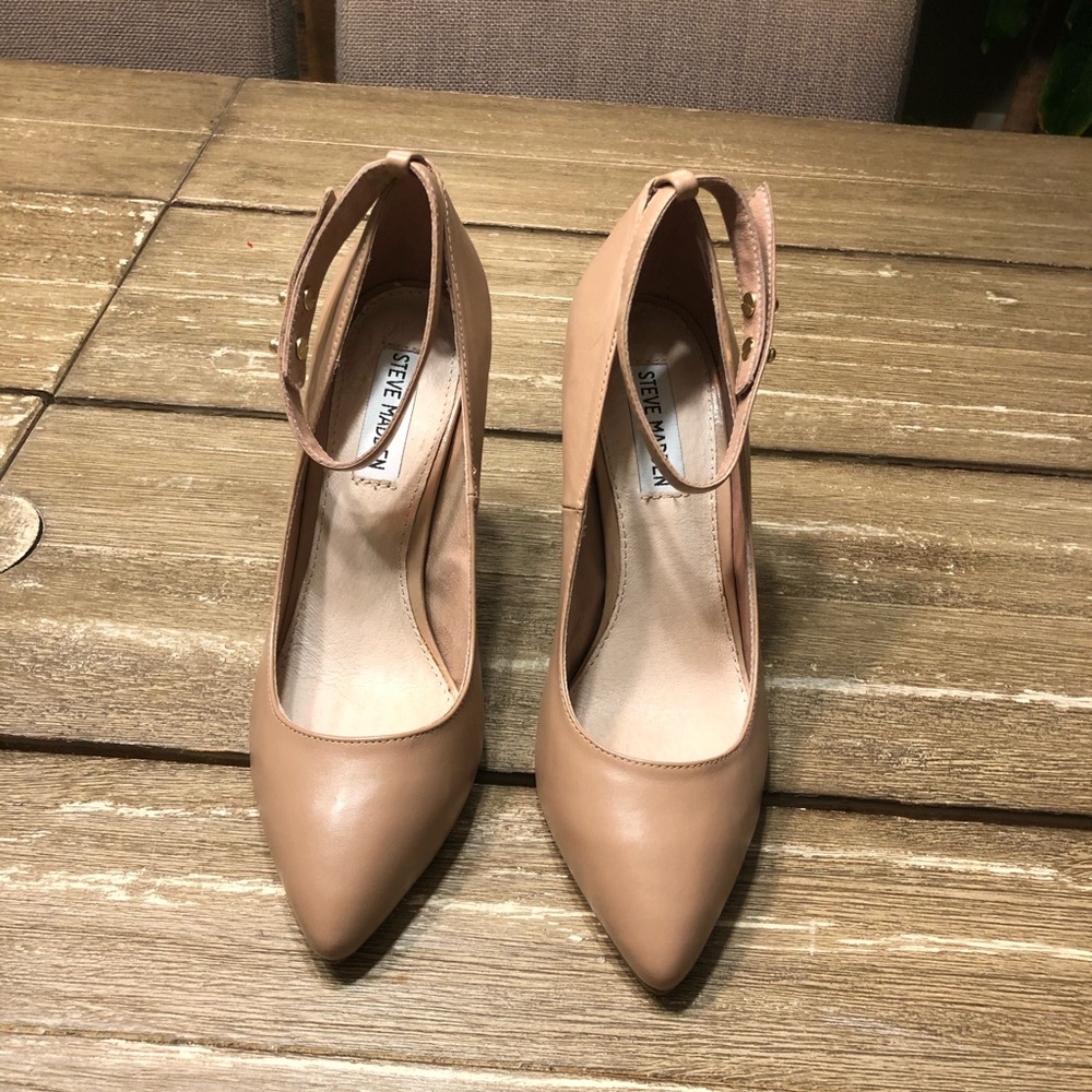 Steve Madden Nude Pumps with Straps